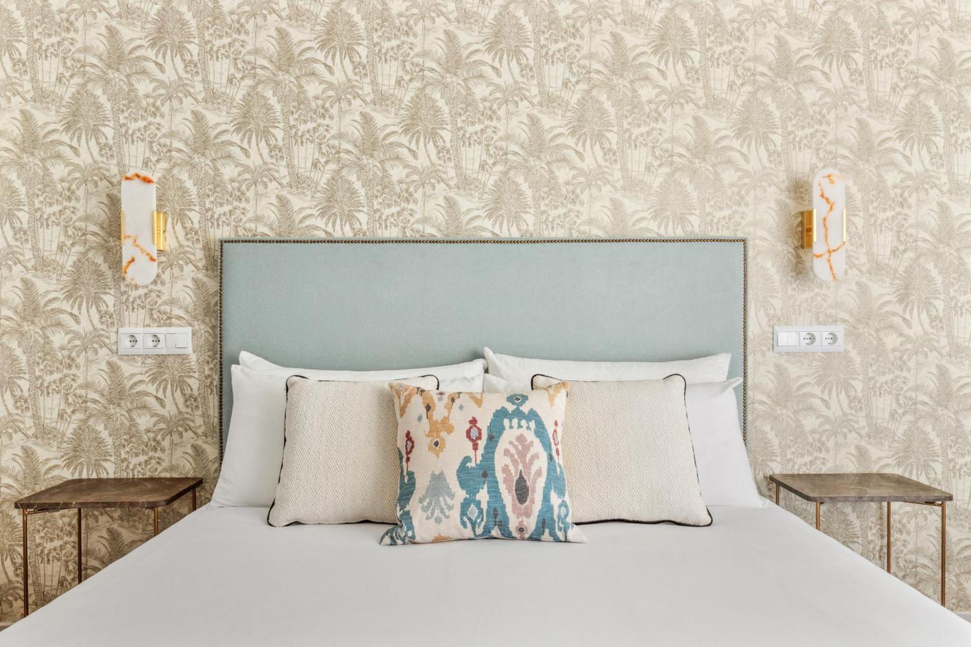 Epidemia & Quite Bedrooms By Ele Apartments Malaga Bagian luar foto