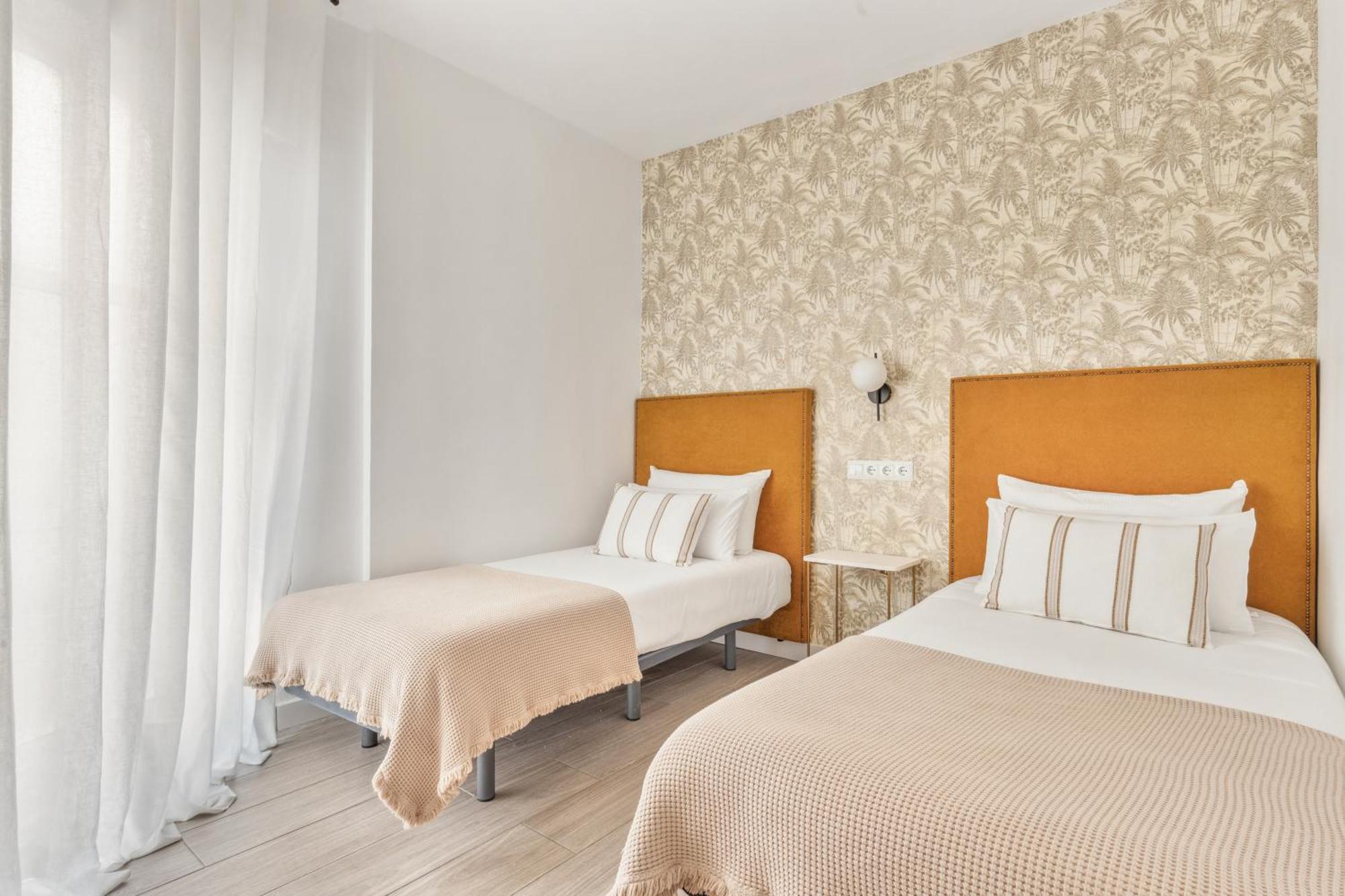 Epidemia & Quite Bedrooms By Ele Apartments Malaga Bagian luar foto
