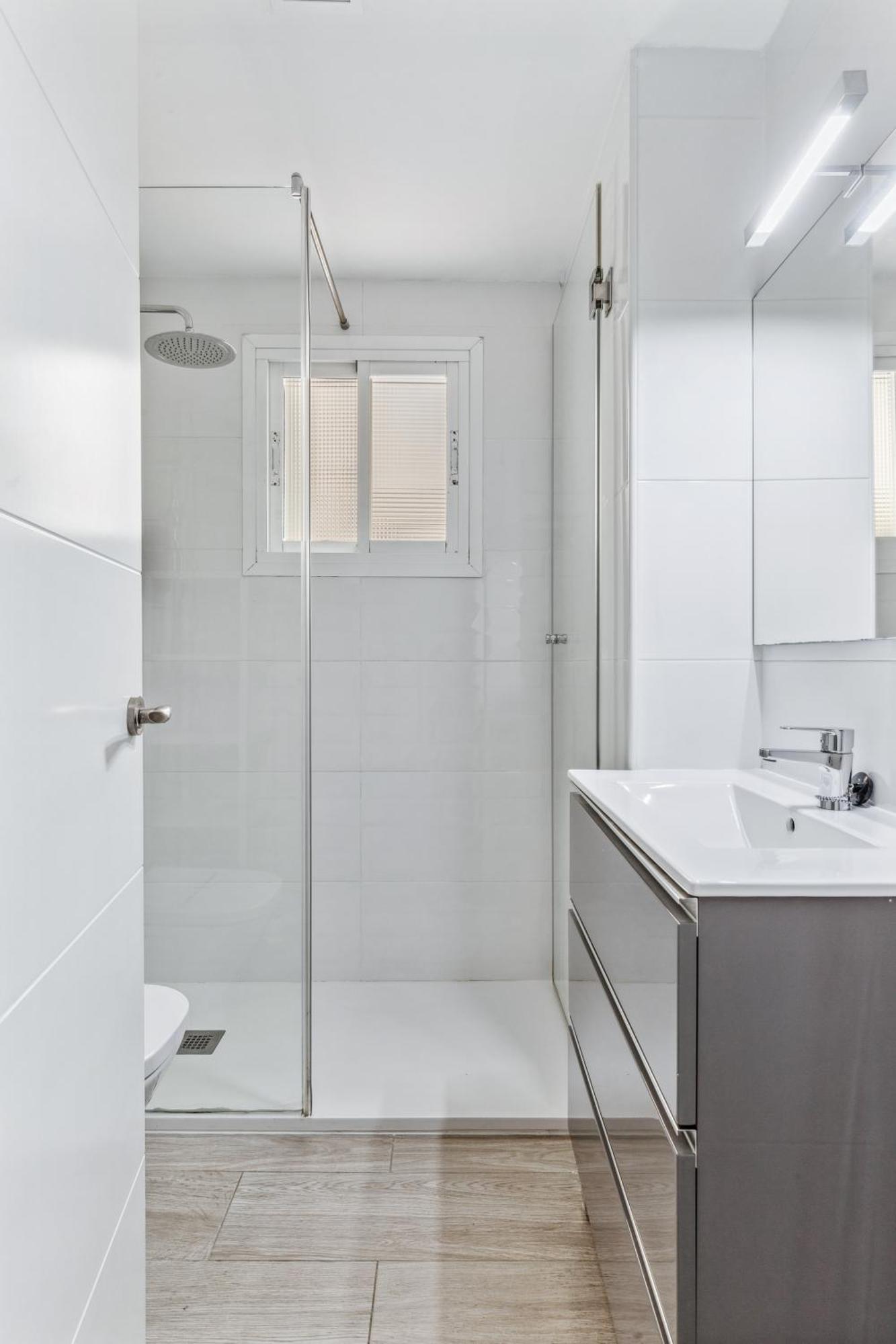 Epidemia & Quite Bedrooms By Ele Apartments Malaga Bagian luar foto