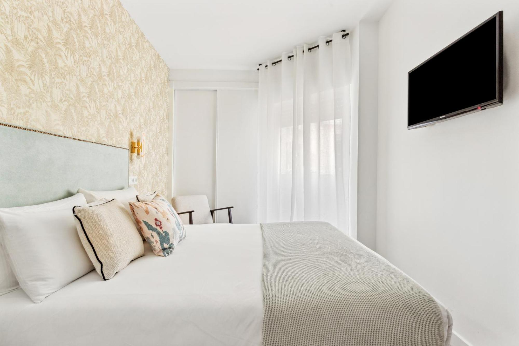 Epidemia & Quite Bedrooms By Ele Apartments Malaga Bagian luar foto